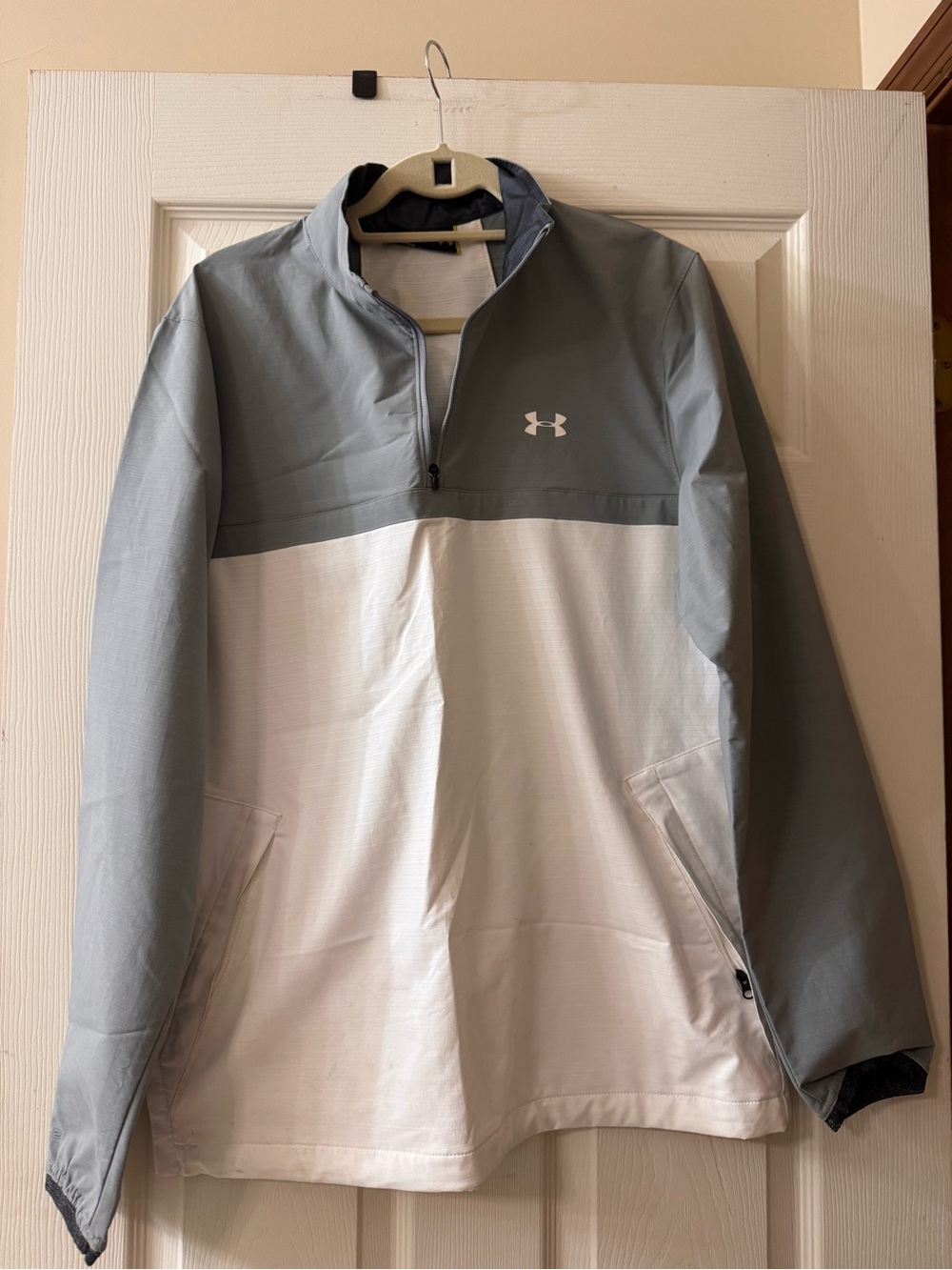 Under Armour Men's Gray & White Half-Zip Windbreaker Pullover